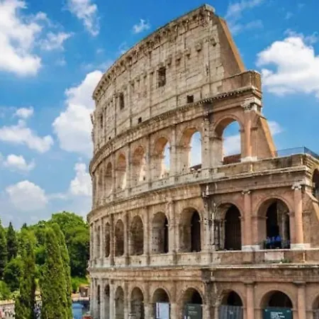 And Historic Rione Near Colosseo Апартаменты Рим